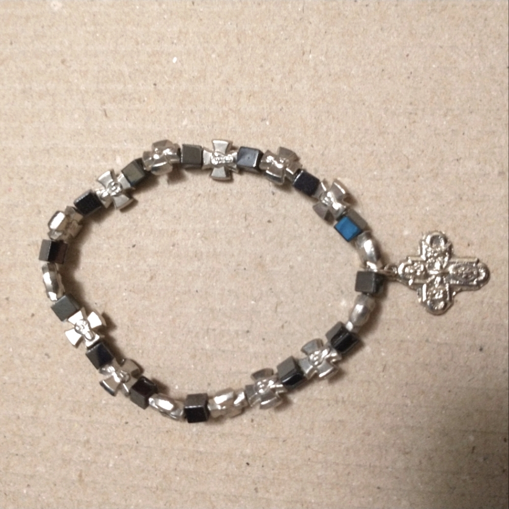 Bracelet with crosses